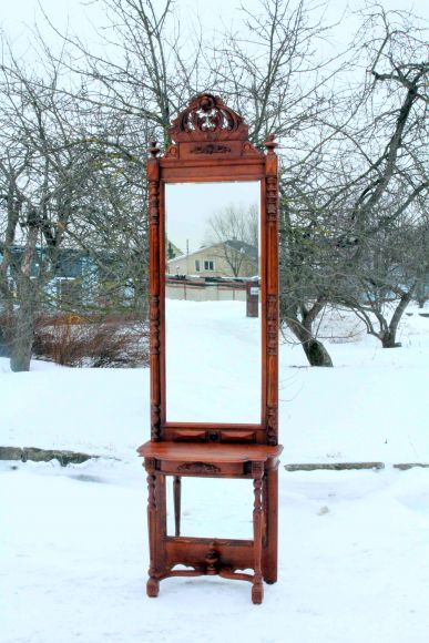 Великолепное, старинное напольное зеркало