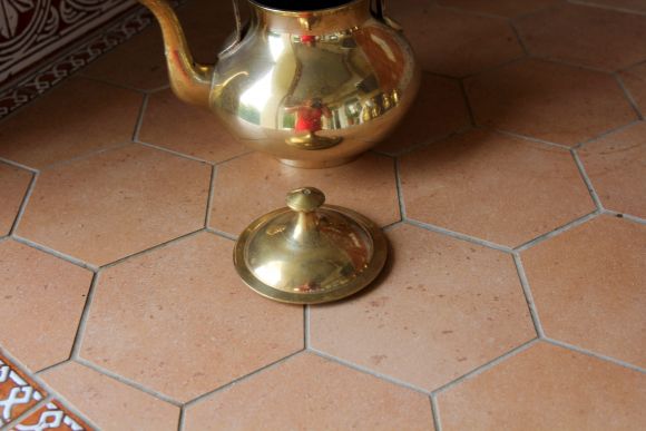 Идеальный тяжёлый чайничек из латуни с деревянной ручкой