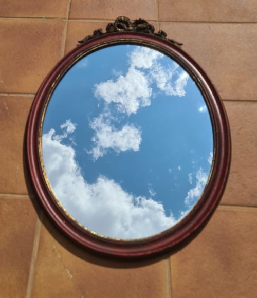 Винтажное овальное зеркало в деревянной оправе. Бельгия.