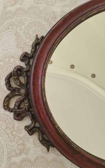 Винтажное овальное зеркало в деревянной оправе. Бельгия.