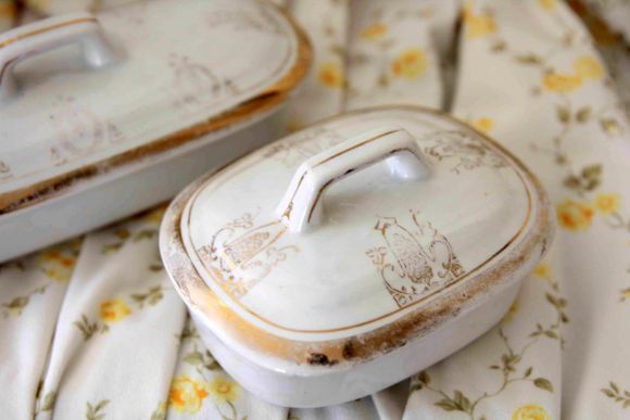 Шикарный фарфоровый набор из 4 предметов