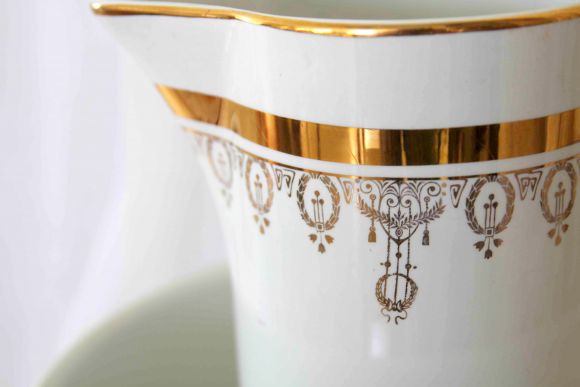 Шикарный фарфоровый набор из 4 предметов