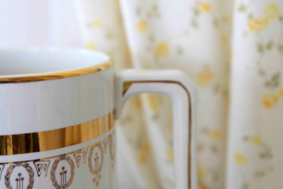 Шикарный фарфоровый набор из 4 предметов