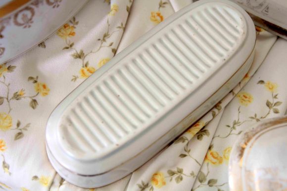 Шикарный фарфоровый набор из 4 предметов