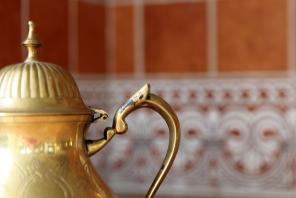 Тяжёлый латунный чайник на ножках