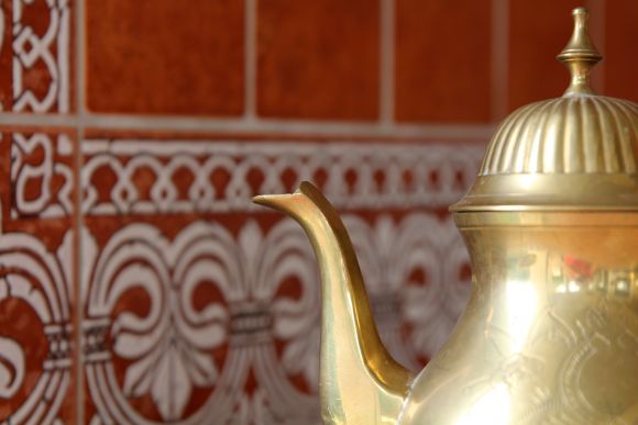 Тяжёлый латунный чайник на ножках