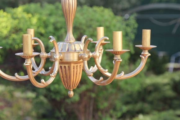 Роскошная антикварная люстра из латуни с патиной. Европа. 