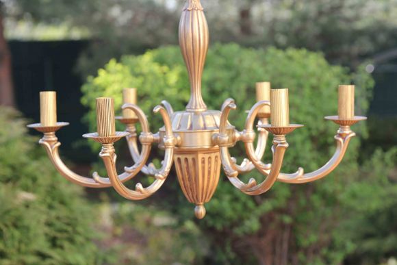 Роскошная антикварная люстра из латуни с патиной. Европа. 