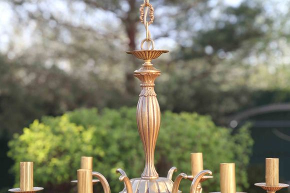 Роскошная антикварная люстра из латуни с патиной. Европа. 