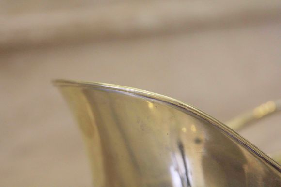 Красивый зольник в виде шлема. Европа. Начало 20 века