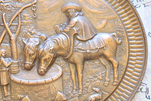 Старинное овальное панно изящной работы