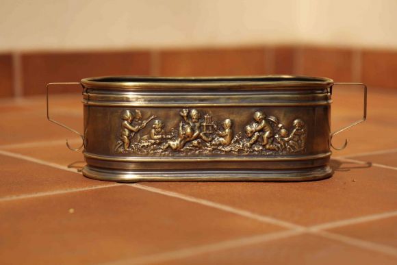 Старинное латунное кашпо на ножках