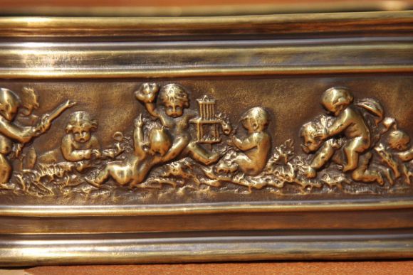 Старинное латунное кашпо на ножках