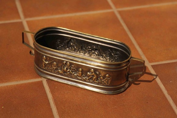 Старинное латунное кашпо на ножках