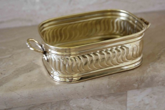 Очень симпатичное антикварное кашпо из латуни.Европа. Начало 20 века