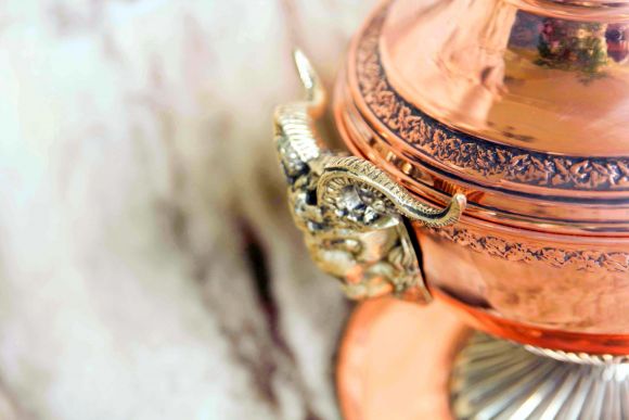 Медная супница - ваза с латунным мощным декором