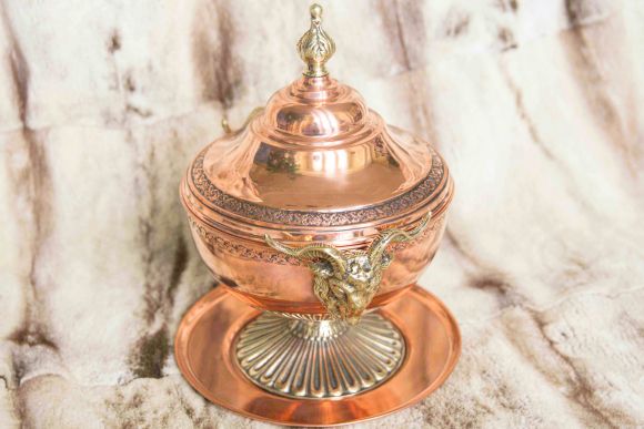 Медная супница - ваза с латунным мощным декором