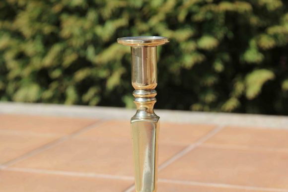 Антикварный подсвечник из латуни. Европа.