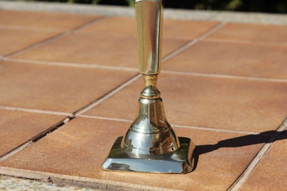 Антикварный подсвечник из латуни. Европа.