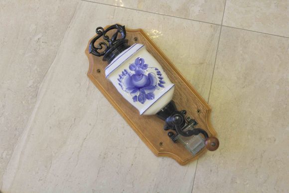 Старинная настенная кофемолка. Европа. Начало 20 века