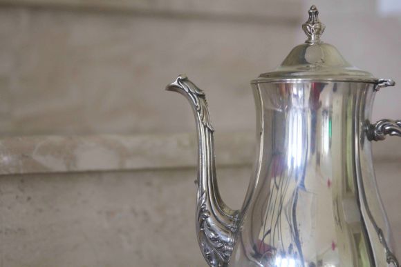 Старинный никелированый кофейник