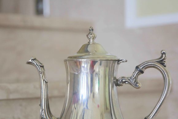 Старинный никелированый кофейник