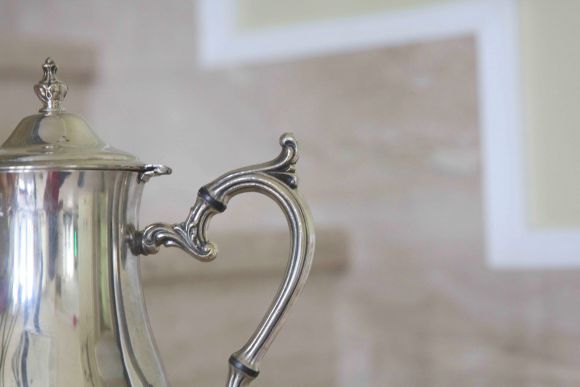 Старинный никелированый кофейник