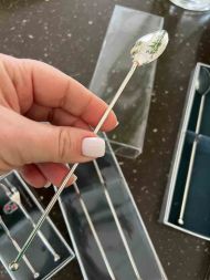 Серебряные коктейльные ложки и вилки для лимона.