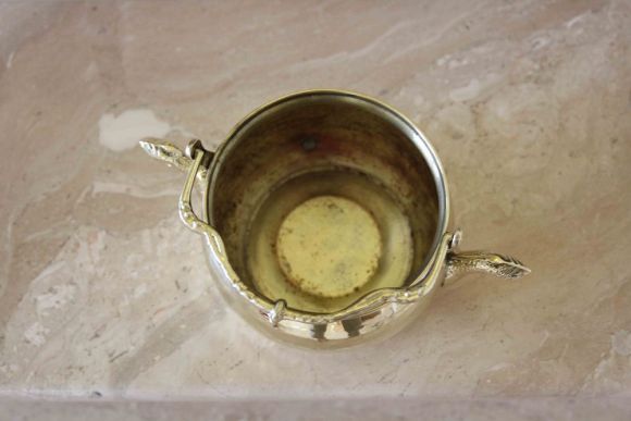 Старинный двуносик из латуни. Идеальное состояние