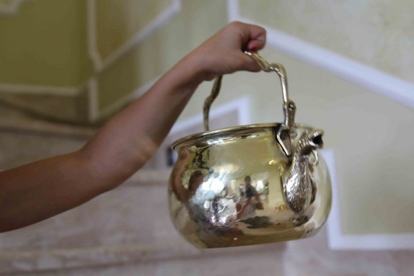 Старинный двуносик из латуни. Идеальное состояние