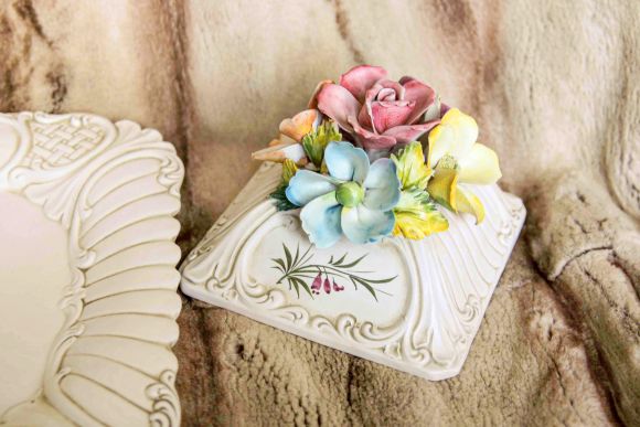 Изящная квадратная супница BASSANO