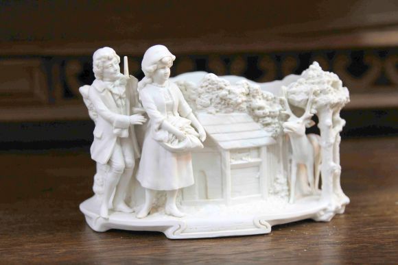 Винтажная карандашница из белоснежного фарфора