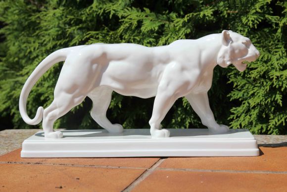 Статуэтка из фарфора "Тигр". KPM Berlin﻿ (КПМ Берлин).