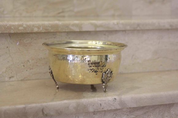 Интересное винтажное кашпо на ножках. Европа. Начало 20 века