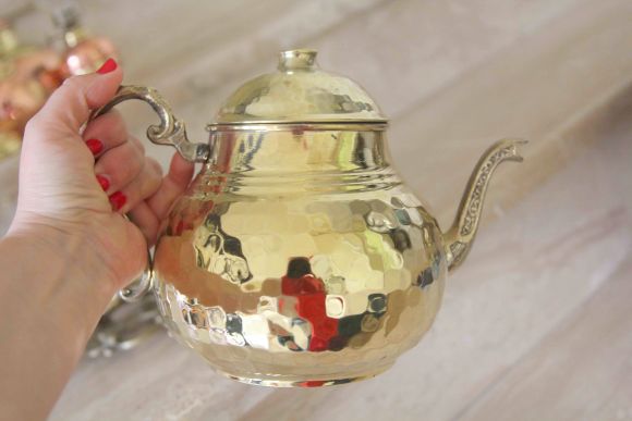 Очаровательный латунный  чайник на 1,5 литра