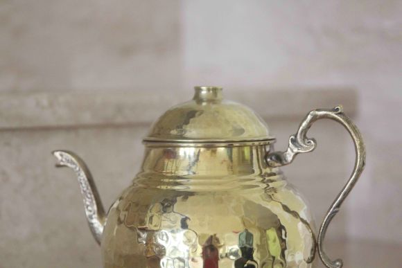 Очаровательный латунный  чайник на 1,5 литра