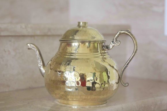 Очаровательный латунный  чайник на 1,5 литра