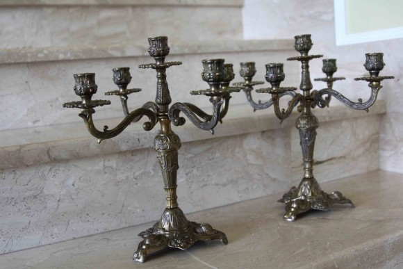Роскошная бронзовая пара подсвечников, сделанные в Европе