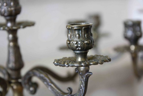 Роскошная бронзовая пара подсвечников, сделанные в Европе