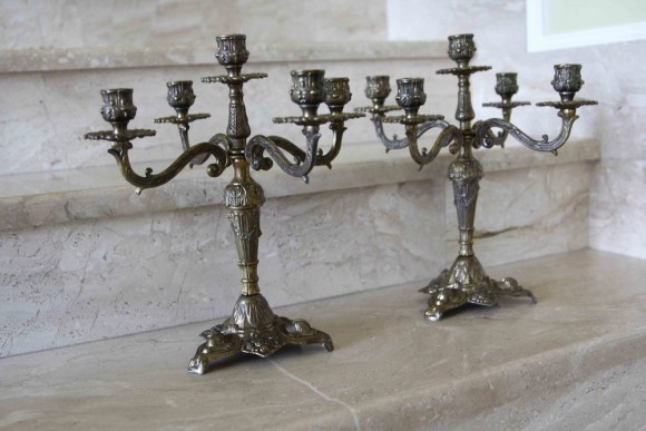 Роскошная бронзовая пара подсвечников, сделанные в Европе