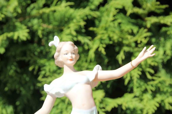 Изящная статуэтка "Танцовщица". Wallendorf Германия. Винтаж. 20 век.