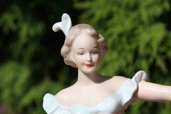 Изящная статуэтка "Танцовщица". Wallendorf Германия. Винтаж. 20 век.