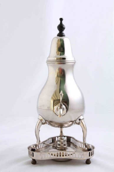 Старинная бульотка в серебре фирмы RIO