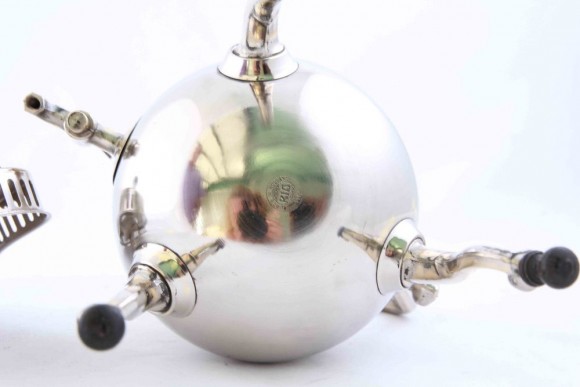 Старинная бульотка в серебре фирмы RIO