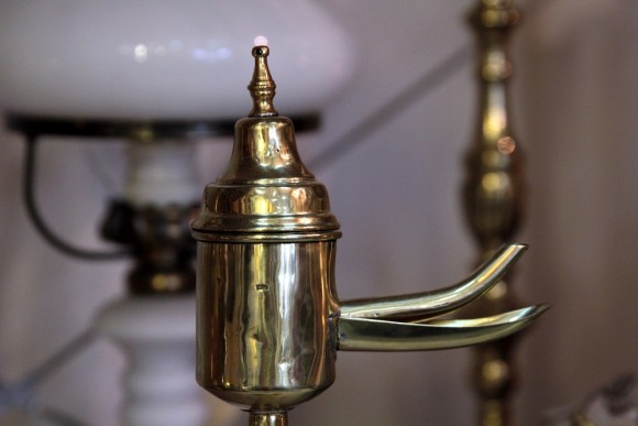 Старинная латунная масленка . Европа. Начало 20 века