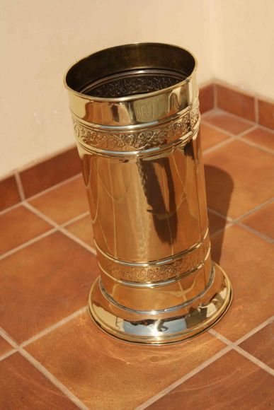 Чудесная зонтница или ваза. Европа. Начало 20 века. Латунь. Реставрация