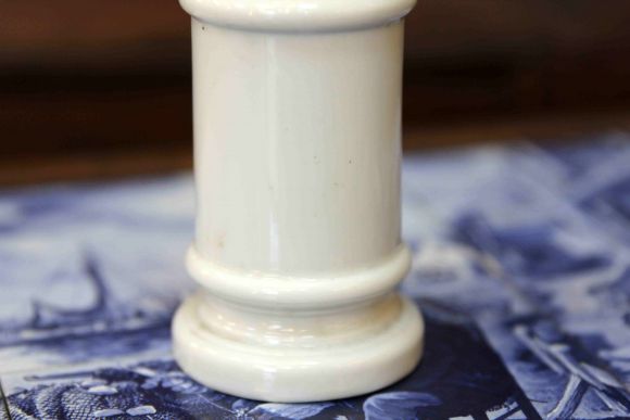 Миниатюрная старинная керосиновая лампа