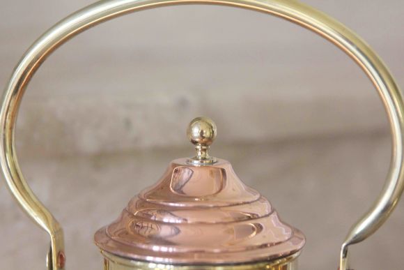 Очаровательный комбинированный чайник из меди и латуни