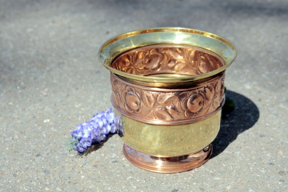 Кашпо из латуни, с медными вставками. Европа. Начало 20 века
