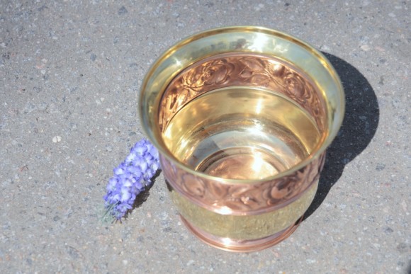 Кашпо из латуни, с медными вставками. Европа. Начало 20 века